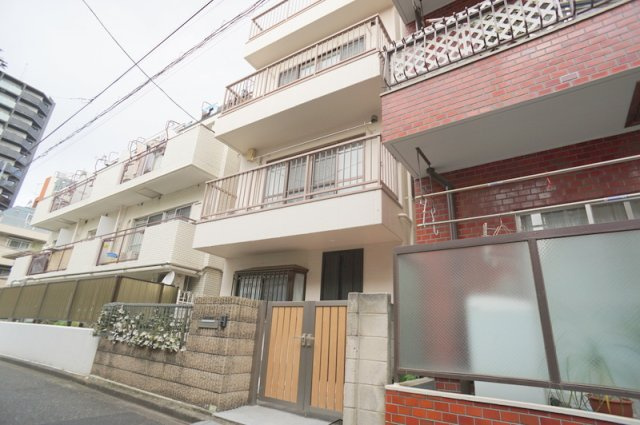 本駒込５　戸建の外観|☆2021年頃外観塗装等リフォーム済
外壁塗装・ルーフバルコニー（床）張替