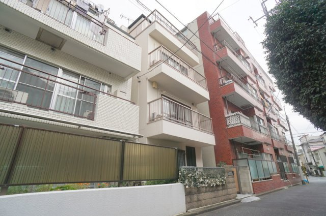 本駒込５　戸建の外観|南西側公道　幅員約4.1m　間口約5.0m