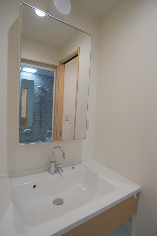 本駒込５　戸建の独立洗面台|2階独立洗面台