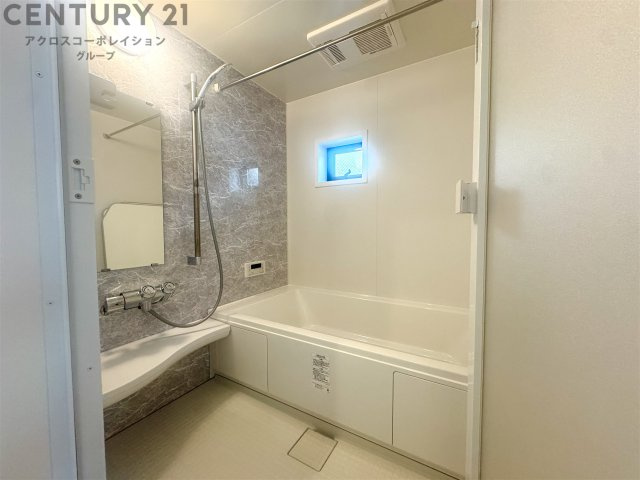浴室乾燥、追い焚き機能付き☆