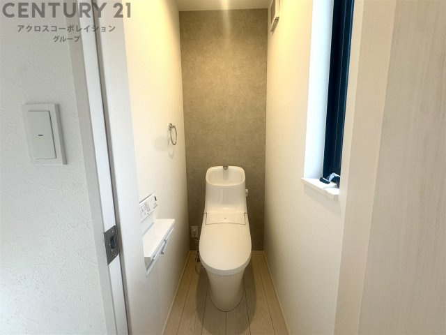 バストイレ別でオススメ　温水洗浄便座付き