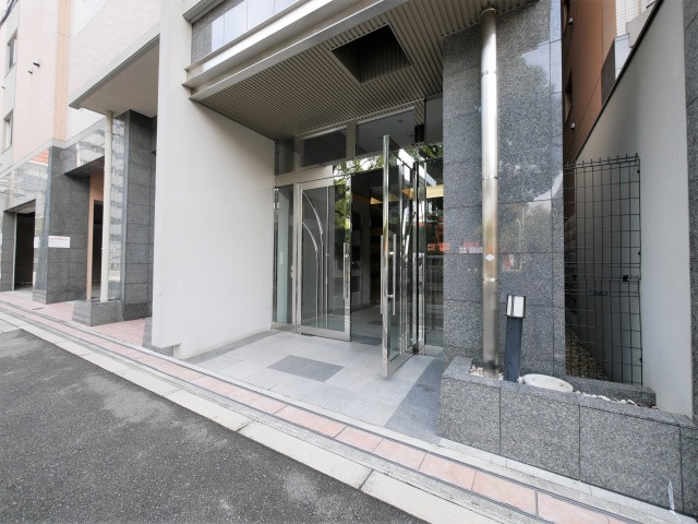 フロンティアタワー九条Ⅱのエントランス