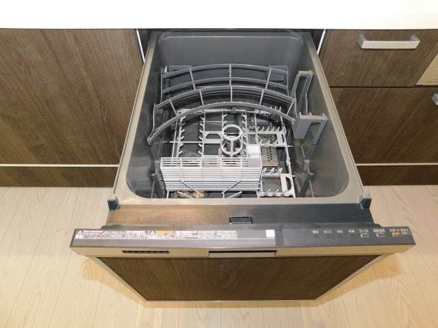 海部郡大治町大字八ツ屋字裏畑の新築一戸建のキッチン|◇食洗機◇　　家事の負担を軽減する便利な食洗機付き！