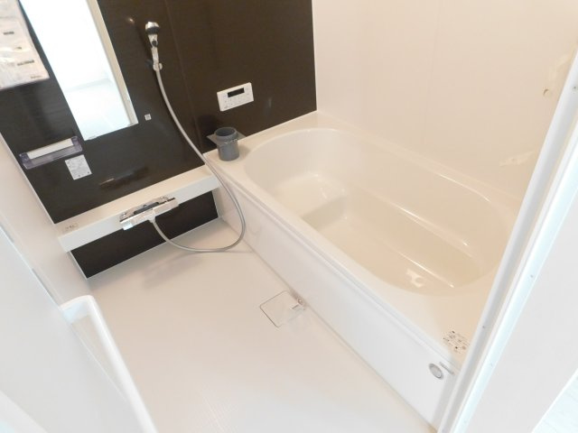 海部郡大治町大字八ツ屋字裏畑の新築一戸建の浴室|◇浴室◇　　広い１坪サイズ・浴室暖房乾燥機・保温浴槽・追い焚き機能・ベンチ浴槽・エコシャワー・オートバス・バリアフリーバス・浴室窓あり