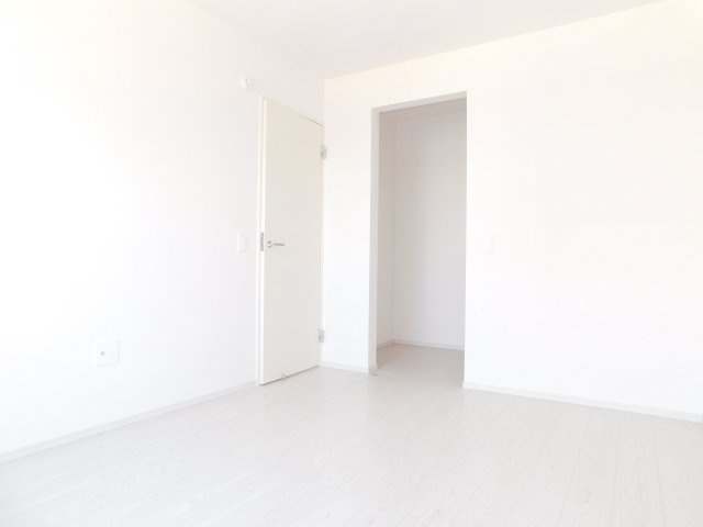 海部郡大治町大字八ツ屋字裏畑の新築一戸建の洋室|◇洋室◇　　明るい洋室６．０帖　ＷＩＣ完備！　全居室バルコニー付き♪