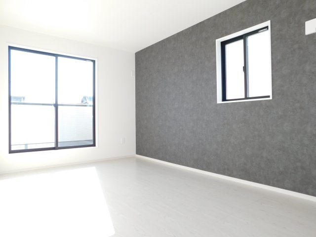 海部郡大治町大字八ツ屋字裏畑の新築一戸建の洋室|◇洋室◇　　南面で広くて明るい洋室７．５帖　ウォークインクローゼット完備！　全居室バルコニー付き♪　