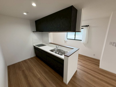 【キッチン】 | 若松町西2丁目戸建