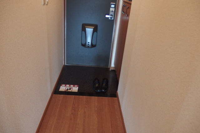 レオナ緑丘の玄関