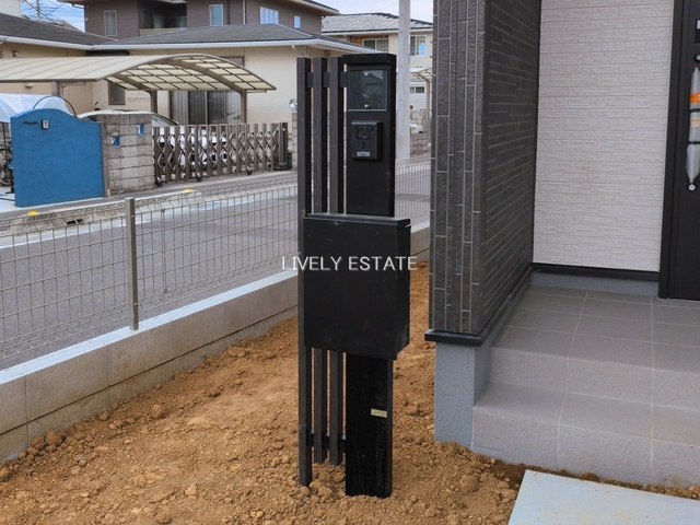 草加市稲荷4丁目 新築分譲住宅 全2棟 2号棟のその他|インターホン機能付き門柱