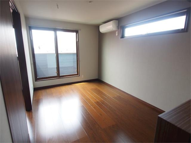 川崎市麻生区多摩美１丁目のアパートの居間・リビング