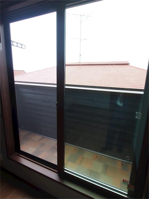 川崎市麻生区多摩美１丁目のアパートのバルコニー