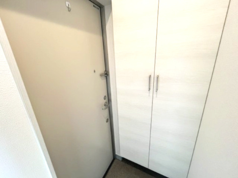 L-BASE藤田町の玄関