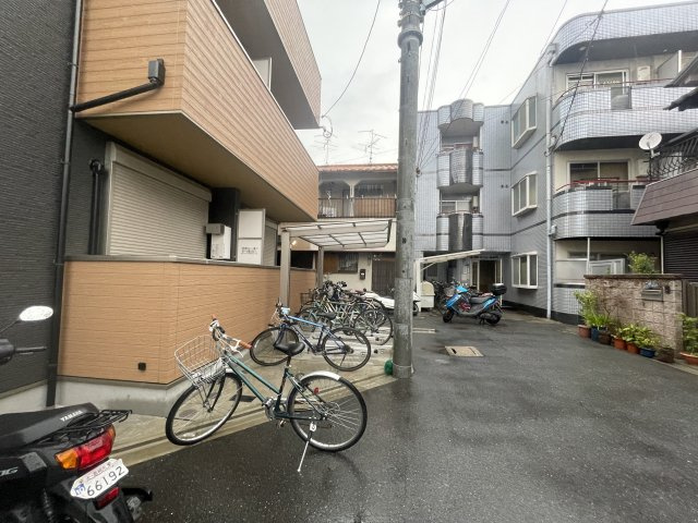 L-BASE藤田町の駐車場