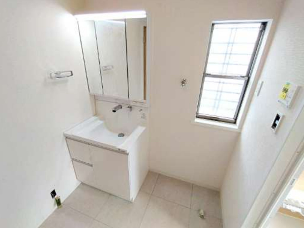 横浜市栄区笠間5丁目 中古戸建て【仲介手数料無料】の独立洗面台