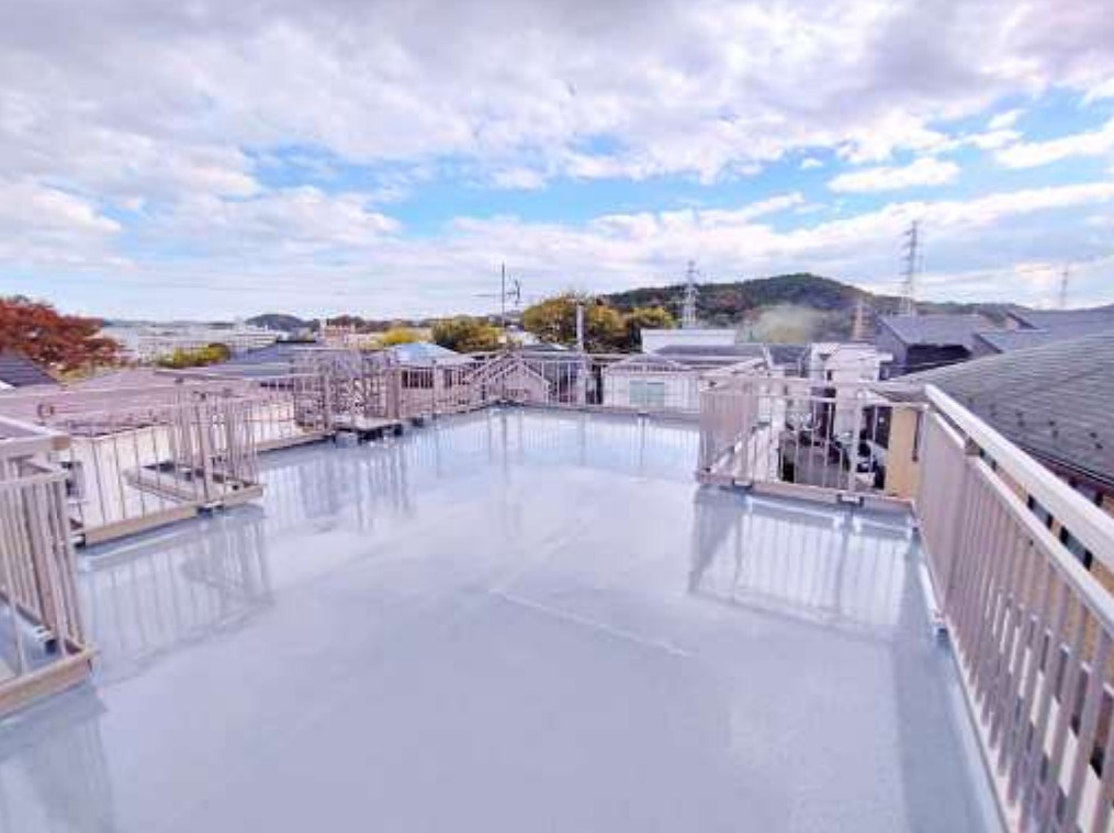 横浜市栄区笠間5丁目 中古戸建て【仲介手数料無料】のバルコニー