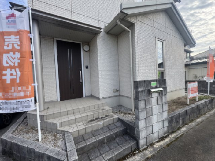 高崎市三ツ寺町　中古住宅の玄関|高崎市三ツ寺町　中古住宅