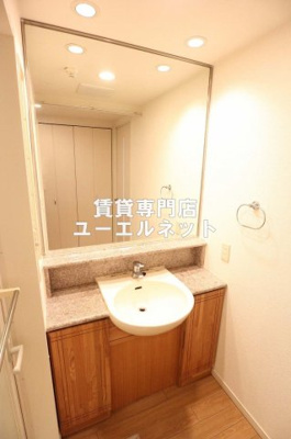 【独立洗面台】 | サンロワール江坂 | 清潔感ある独立洗面台で毎日気持ちよく♪