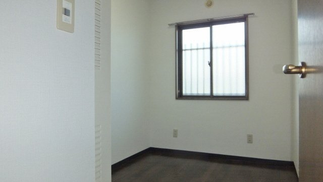 船橋夏見レジデンスの居間・リビング|使い勝手の良い間取りです