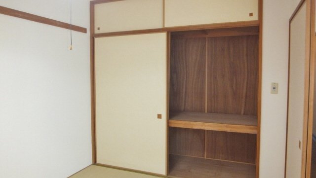 船橋夏見レジデンスの収納|天袋付和室収納