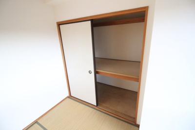 【収納】 | ローレルハウス北畠 | 押し入れ