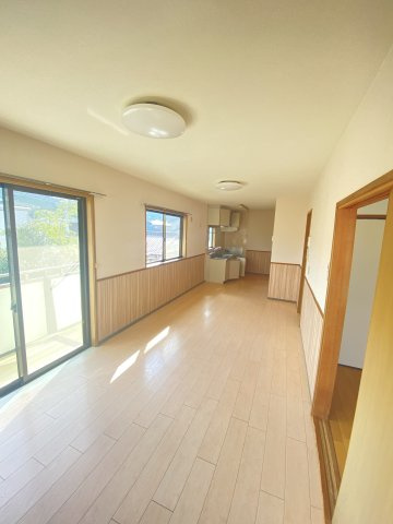 ハイツ恋路の居間・リビング