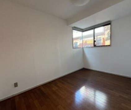 亀谷マンションの居間・リビング