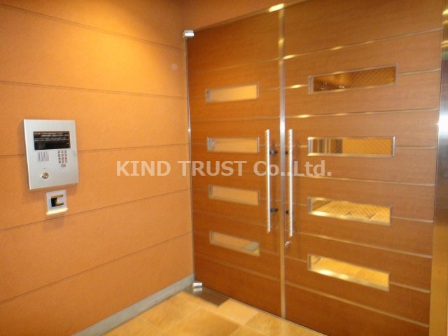 南森町プライマリーワンのエントランス