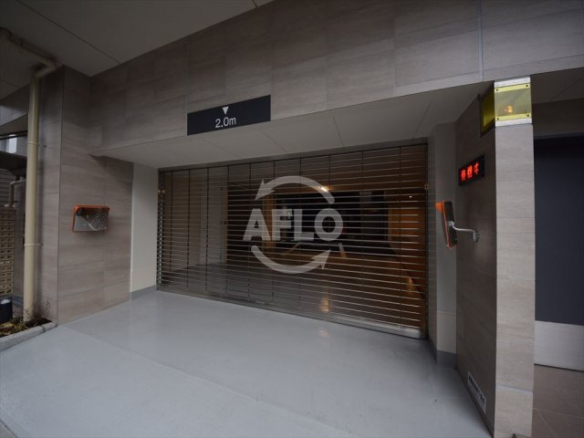 プレミスト靭本町　明治小学校区の駐車場|プレミスト靱本町　駐車場