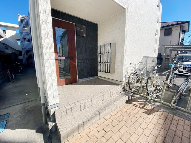 リブリ・シャルマン上戸田のエントランス