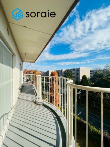 西所沢椿峰ニュータウン３９街区のバルコニー|令和7年12月9日撮影。