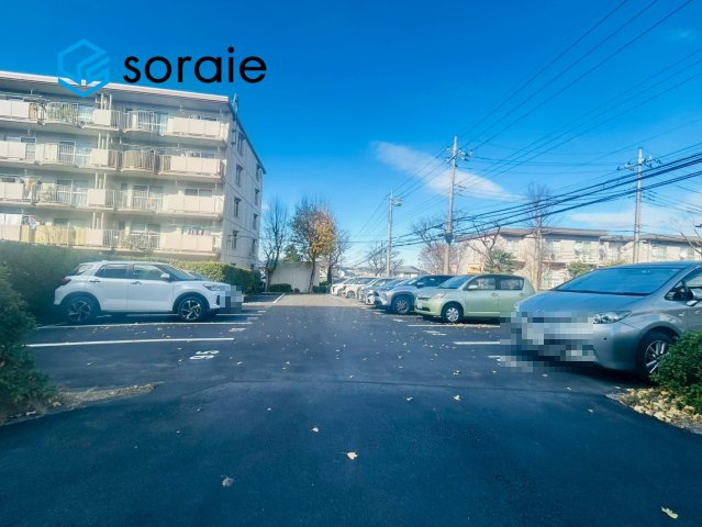 西所沢椿峰ニュータウン３９街区の駐車場|令和7年12月9日撮影。