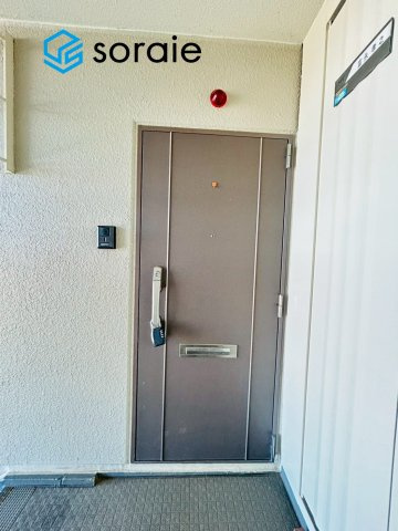 西所沢椿峰ニュータウン３９街区の玄関|令和7年12月9日撮影。