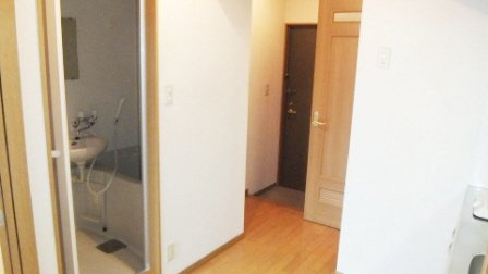 アーネット西船橋の玄関|室内から玄関