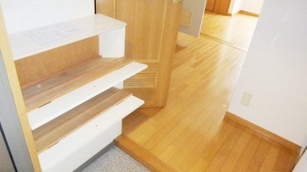 アーネット西船橋の玄関|スライド式の下駄箱