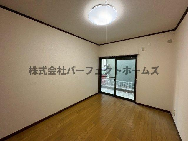 津田東町３丁目戸建の洋室|ゆったりした洋室です