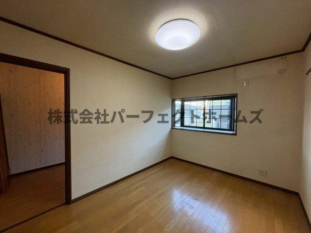 津田東町３丁目戸建の洋室|きれいな洋室です