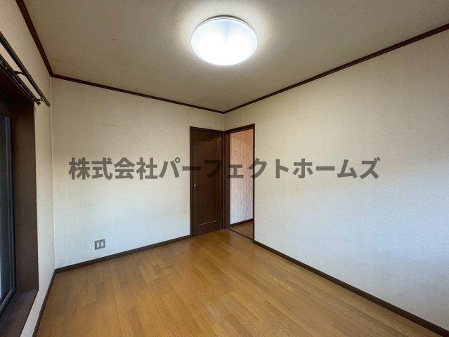 津田東町３丁目戸建の洋室|きれいな洋室です