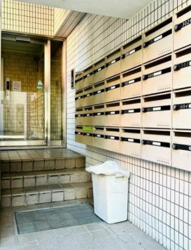 番衆エムエスビルのエントランス