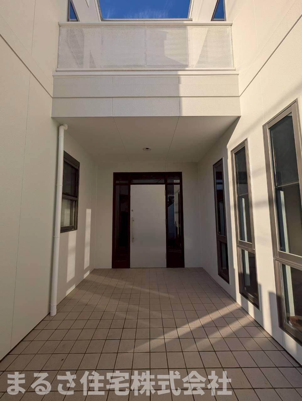 江南１丁目　中古住宅の玄関