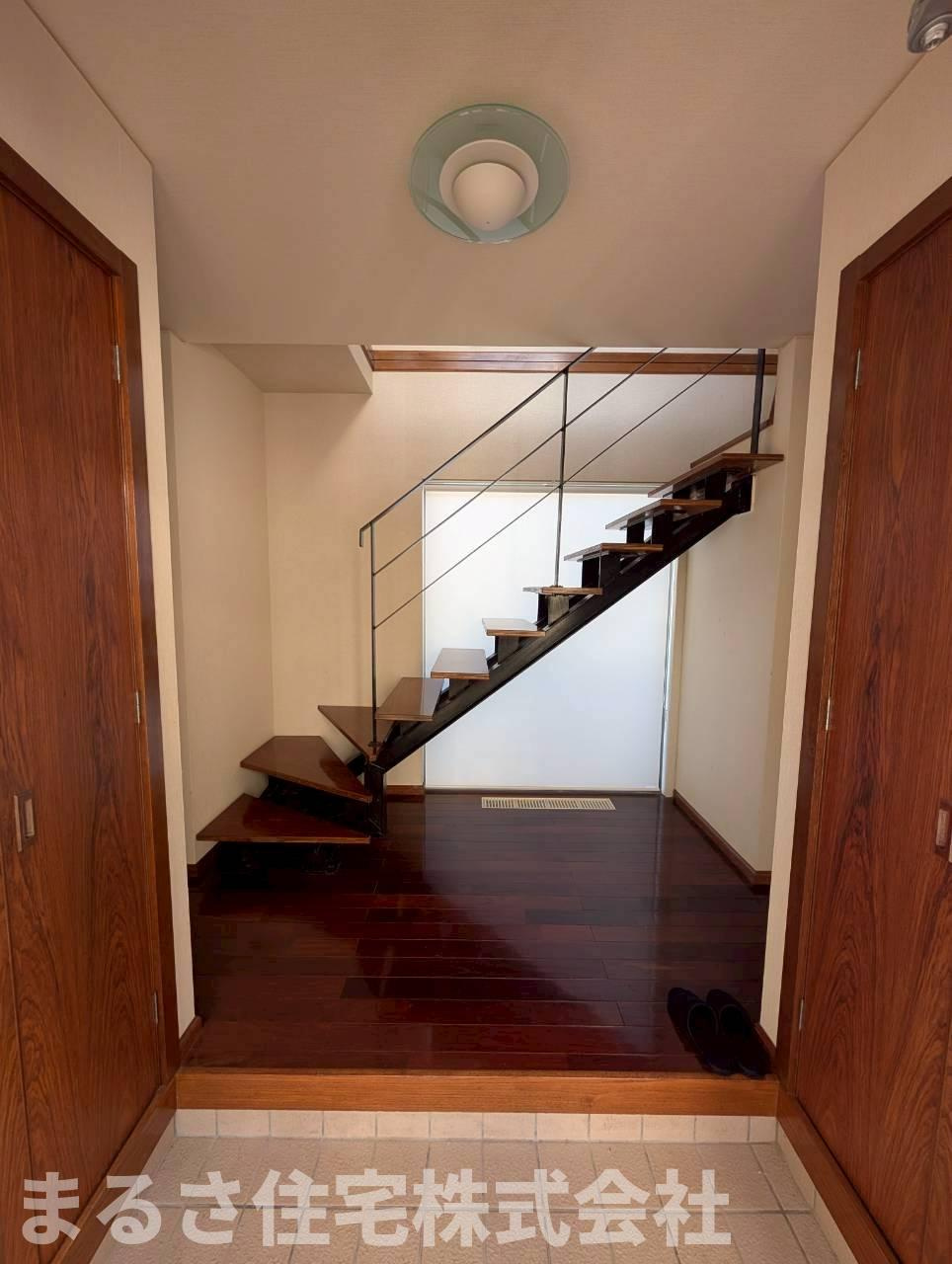 江南１丁目　中古住宅の玄関