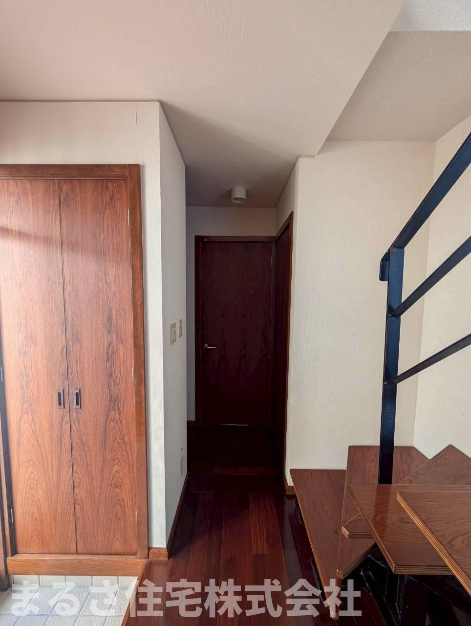 江南１丁目　中古住宅の玄関