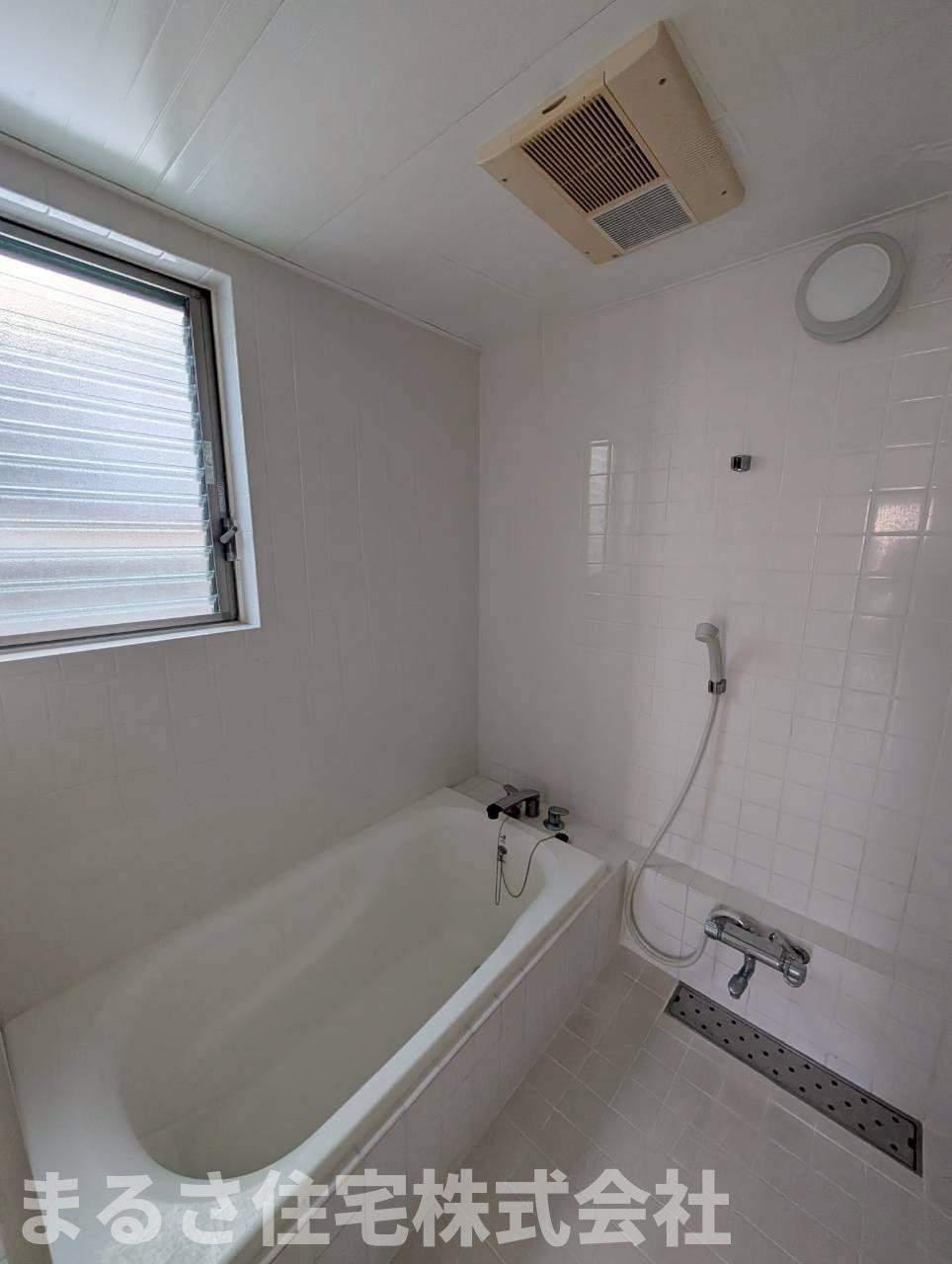 江南１丁目　中古住宅の浴室