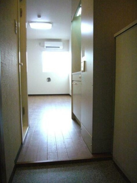 三幸ビルの玄関