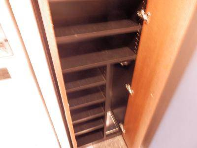 S-FORT二条城前（旧グランエターナ二条城前）の収納|シューズＢＯＸ