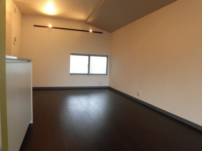 【居間・リビング】 | シャイン下新庄 | フローリングの綺麗なお部屋です。