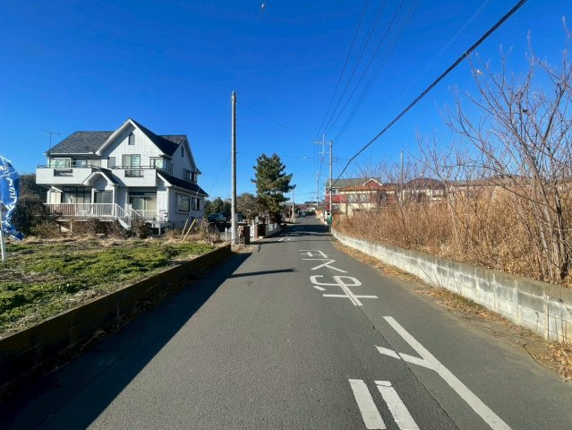 敷地面積２５７坪　売地　さいたま市岩槻区の前面道路含む現地写真|日当たり良好です♪