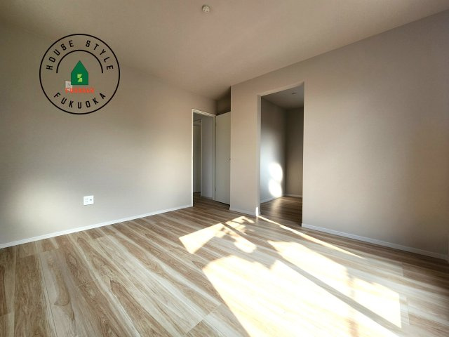 糸島市潤1丁目第2-1棟（1号棟）　の内観：施工例|主寝室には収納力に優れたクローゼットがありますので、お部屋もすっきり片付きます。