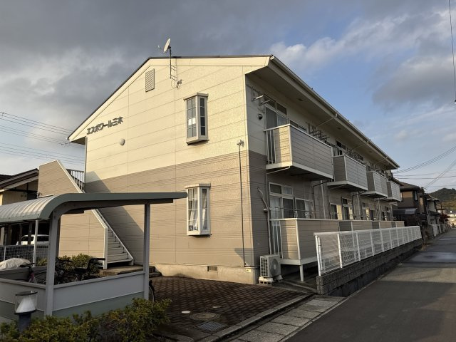 姫路市飾磨区付城１丁目のハイツの外観