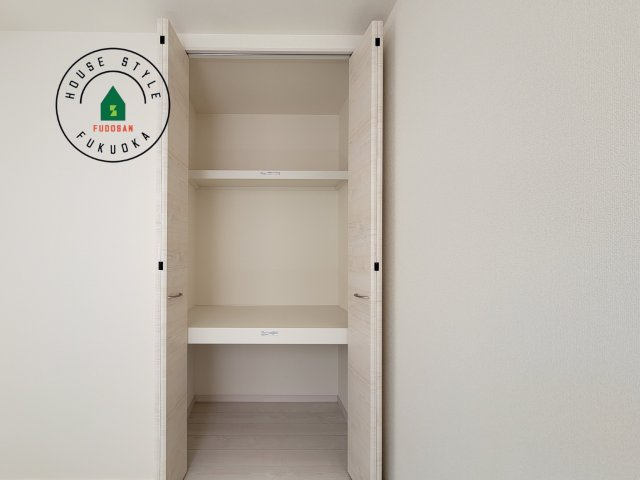福岡市南区屋形原2丁目第11-2棟（1号棟）の内観：施工例|収納には困りません。