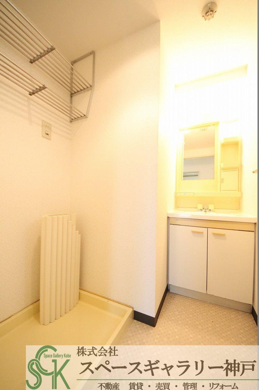 グッドライフ西神戸の洗面所|※お部屋により仕様が異なる場合があります。